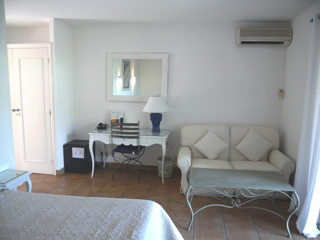 Hotel La Bastide De Biot Extérieur photo