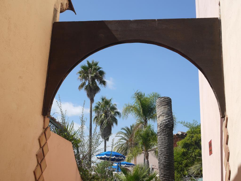 Hotel La Bastide De Biot Extérieur photo