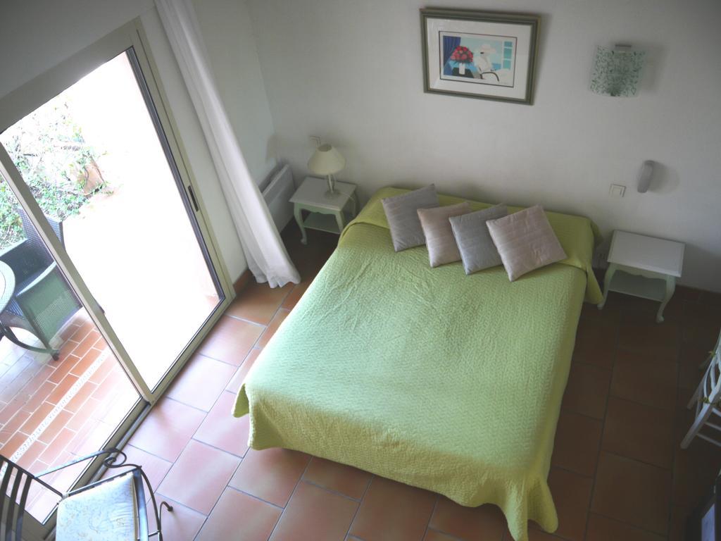 Hotel La Bastide De Biot Extérieur photo